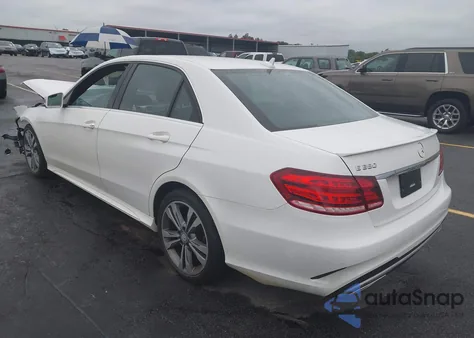 2016 Mercedes-Benz E 350 из США, поврежденный, VIN WDDHF5KB2GB256240